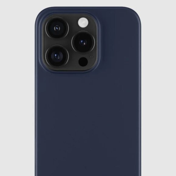 NEW: PEEL Navy iPhone 16 Pro Case - Picture 1 of 5